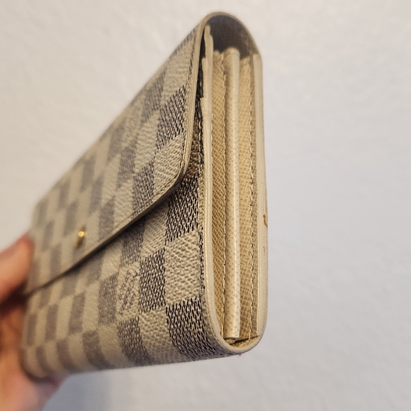 💯 Authentic Damier Azur Wallet - Picture 3 of 14
